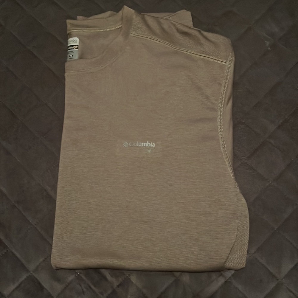 Columbia T-shirt